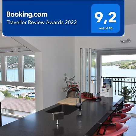 Villa Pina Appartment Chantos Tisno Ngoại thất bức ảnh
