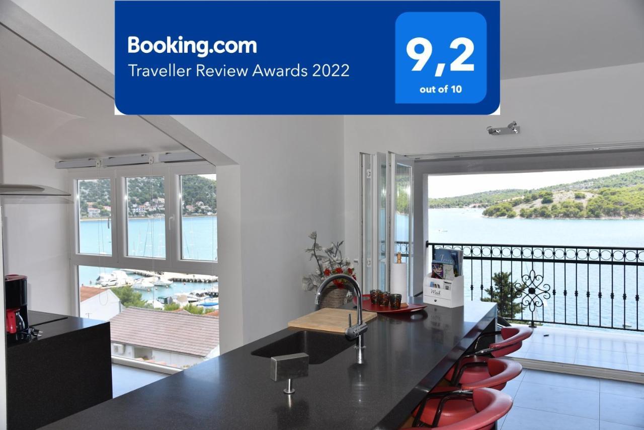 Villa Pina Appartment Chantos Tisno Ngoại thất bức ảnh