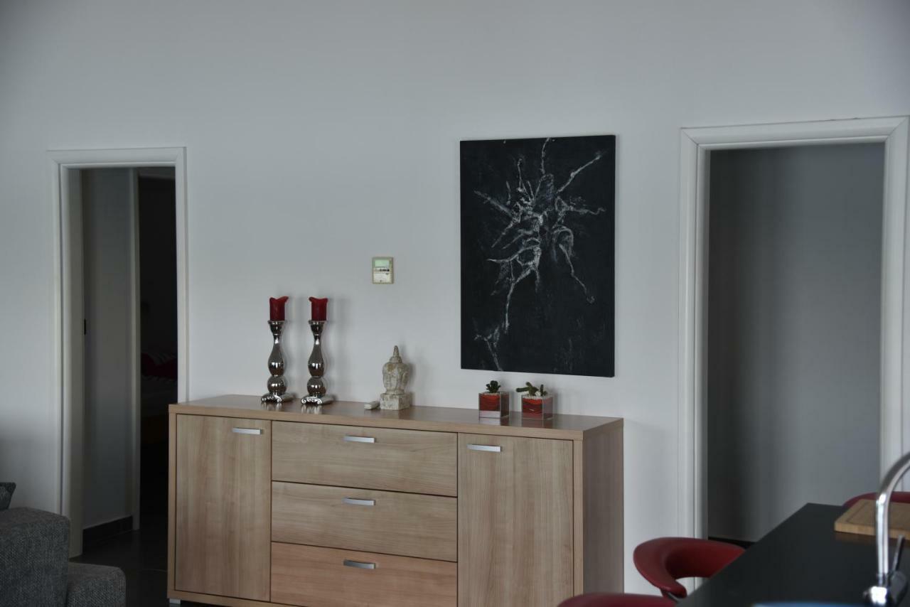 Villa Pina Appartment Chantos Tisno Ngoại thất bức ảnh