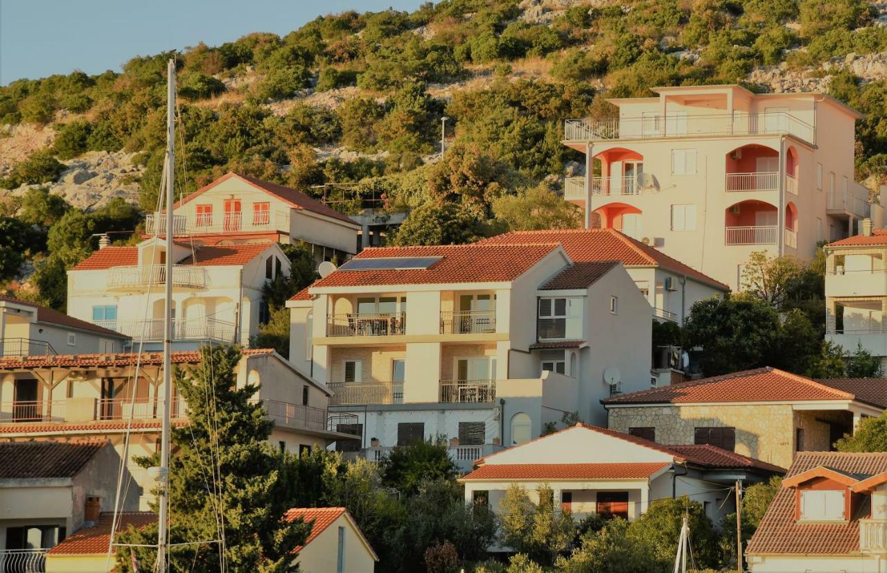 Villa Pina Appartment Chantos Tisno Ngoại thất bức ảnh